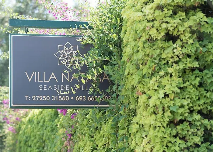 Natasa アパート チラニ